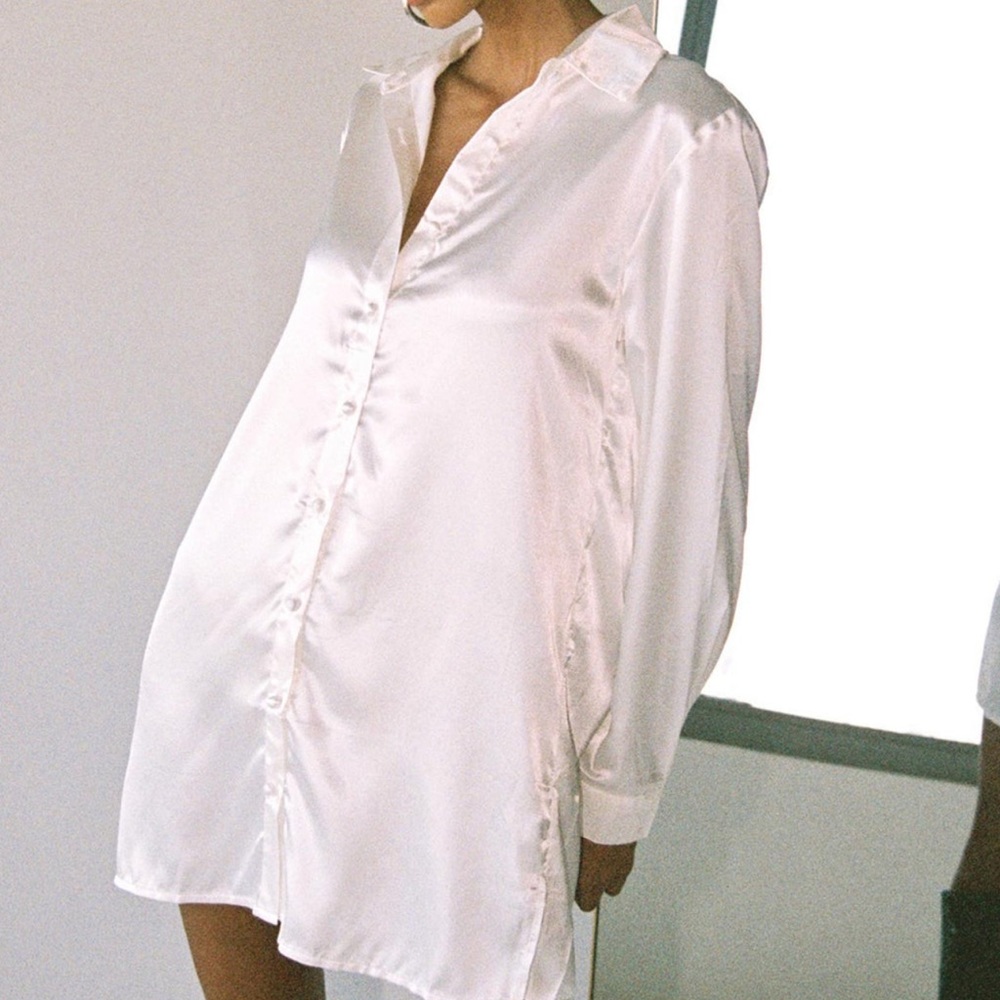 90210 Satin Shirt Mini Dress White CURVE